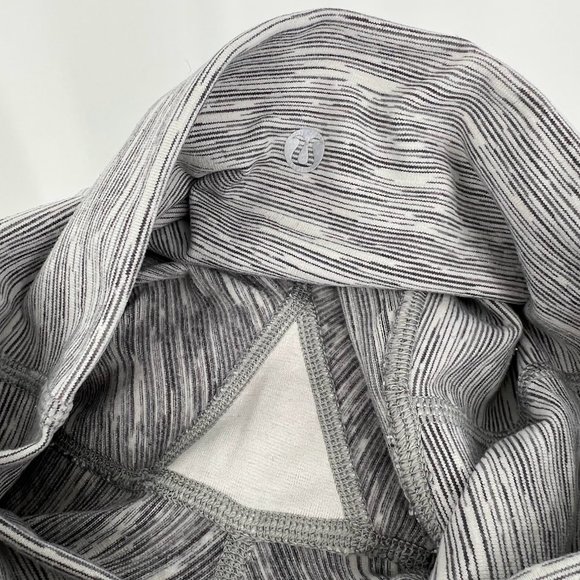 Lululemon Size 2 Wunder Under Crop II Roll Down Scallop Grey Leggings Space Dye - Picture 9 of 9